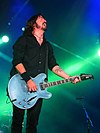 https://upload.wikimedia.org/wikipedia/commons/thumb/5/5b/Foo_Fighters_Tenacious_D_concert_in_2011.jpg/100px-Foo_Fighters_Tenacious_D_concert_in_2011.jpg